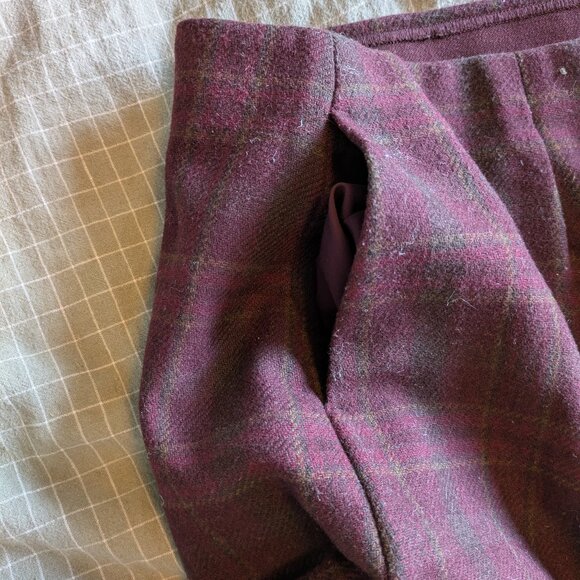 Uniqlo mini plaid wool skirt - Picture 2 of 6